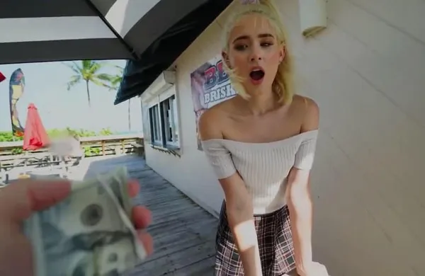 bunny cosplay sex Gạ em phục vụ dễ thương đi chơi ở…… khách sạn